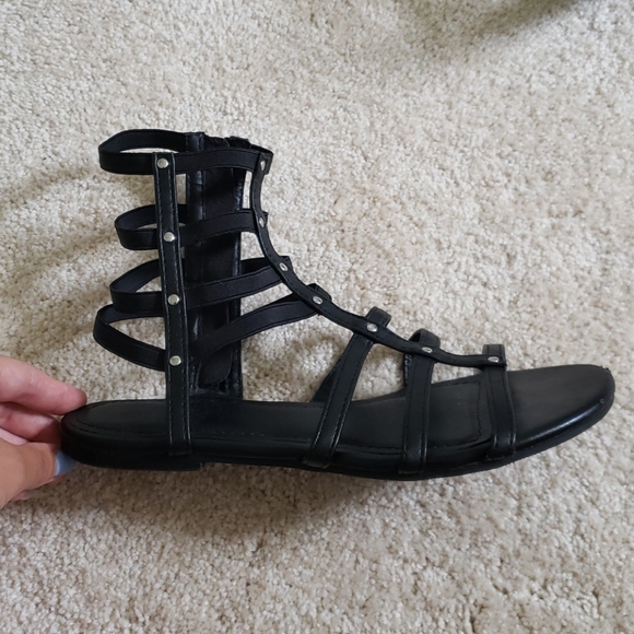 Strappy black sandals - Picture 1 of 6